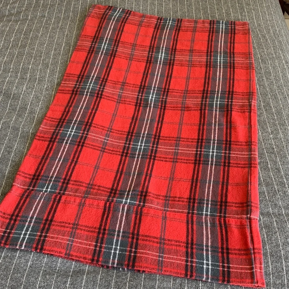 Williams Sonoma 4 Vintage Red Plaid Flannel Standard/Queen Pillowcases Pristine